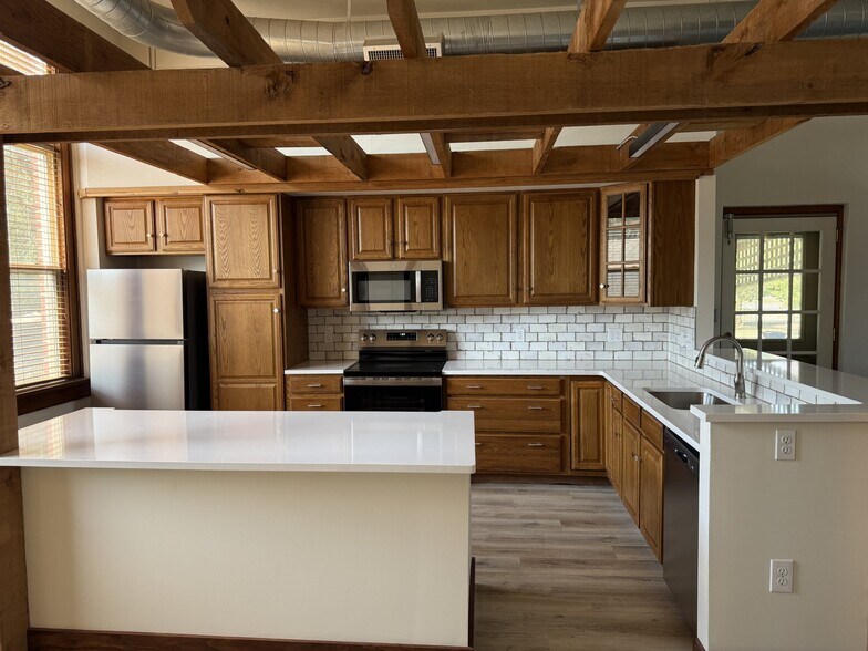 Building Photo - 249 N Athenian Ave