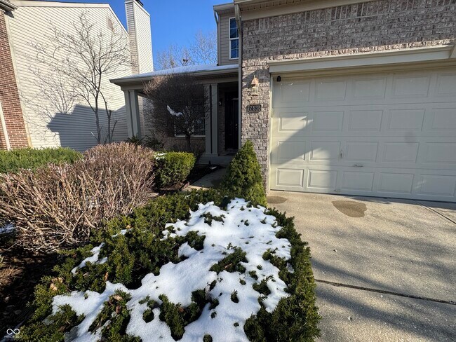 Building Photo - 7435 Sycamore Run Dr