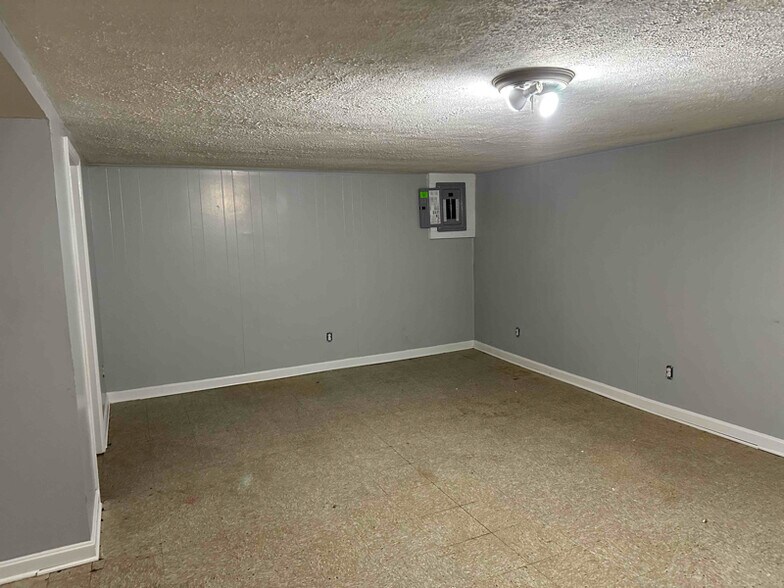 Building Photo - 9812 Sunkist Way