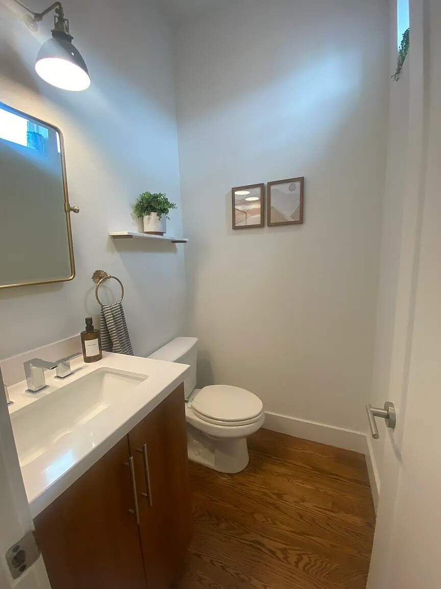 Building Photo - 5705 Bryan Pky