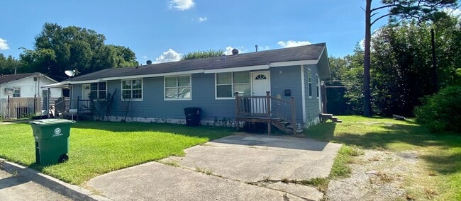 Building Photo - 8432 Garland St