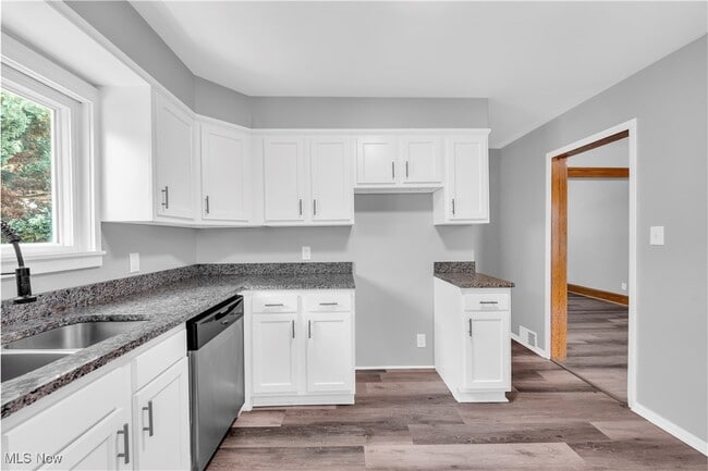 Building Photo - 3195 W 114th St