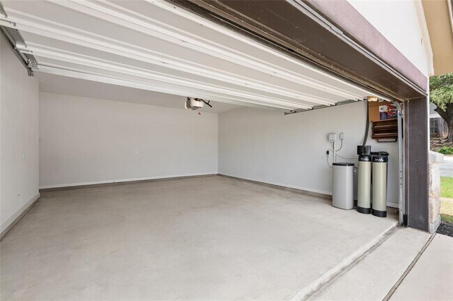 Building Photo - 212 Panzano Dr