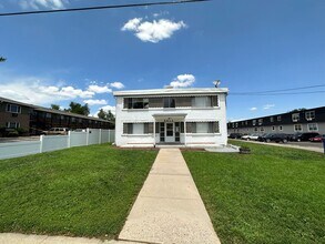 Building Photo - Updated 1 bedroom/1 bath in Edgewater! 1st floor Unit! Secure Building- Off Street Parking