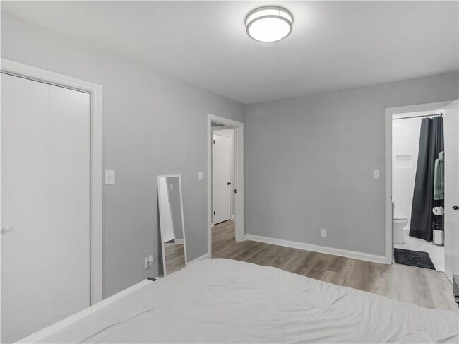 Building Photo - 2903 Monterey Dr