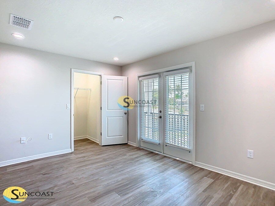 Building Photo - 3821 SW 43rd Ct