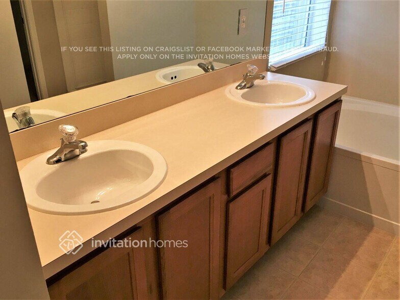 Building Photo - 4011 Pebble Brooke Circle South