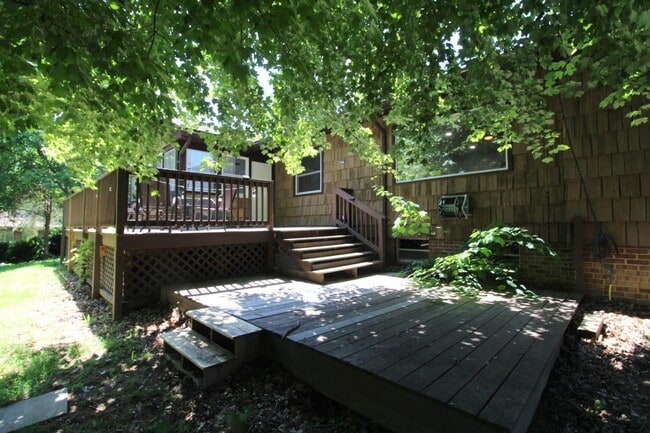 Building Photo - 221 Alleghany Dr