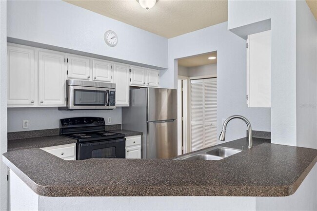 Building Photo - 6017 Westgate Dr