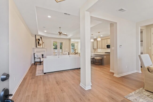 Building Photo - 584 Holden Dr