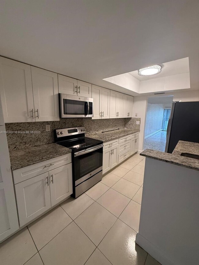 Building Photo - 1630 W 74th St