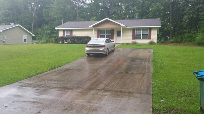 Building Photo - 4Bedrooms In Oak Park Subdivision In Quinc...