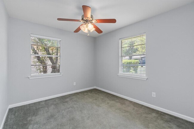 Building Photo - 13205 Bourbon St