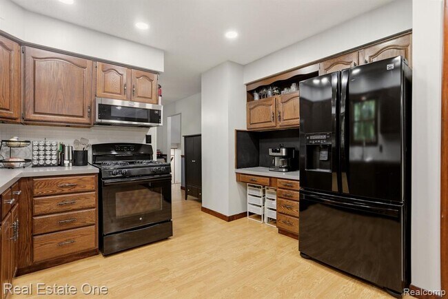 Building Photo - 6218 Sturgeon Creek Pkwy