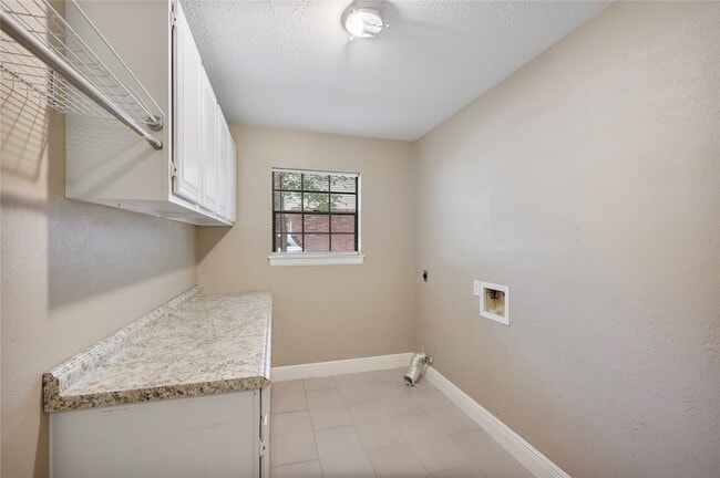 Building Photo - 19 Kearny Brook Pl