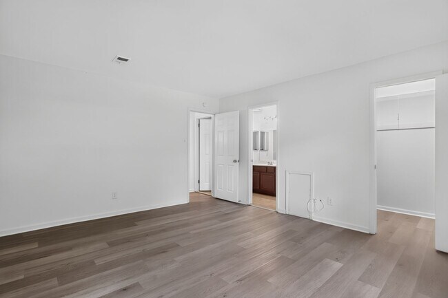 Building Photo - 1 Bed, 1 Bath Condo In Desirable Blue Bell Community!