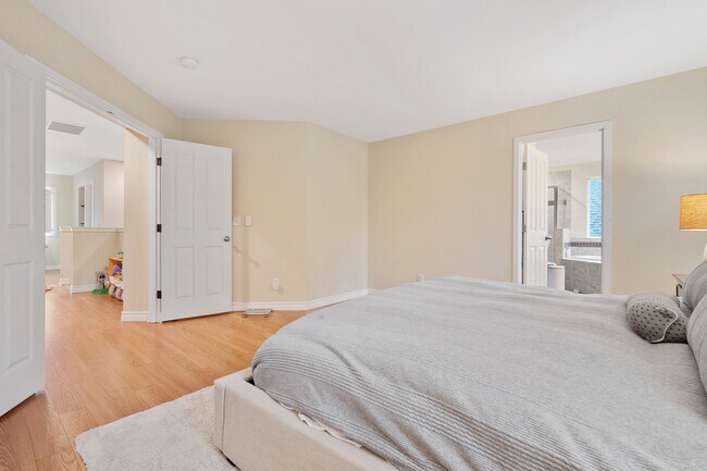 Building Photo - 22202 68th Pl West