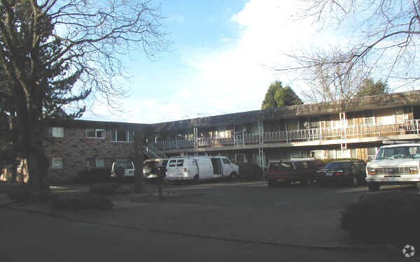 Building Photo - 2929-2951 SE Taylor St