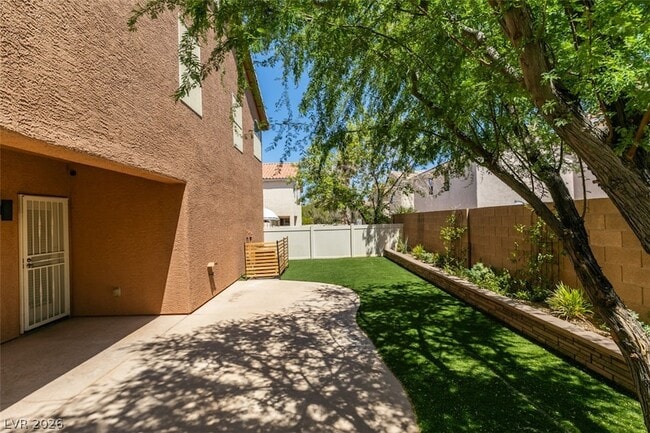 Building Photo - 8909 Houston Ridge Ave