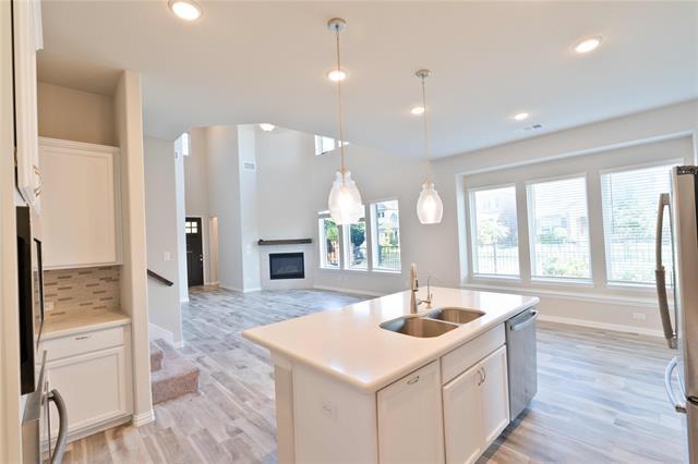 Building Photo - 8635 Edgemere Dr