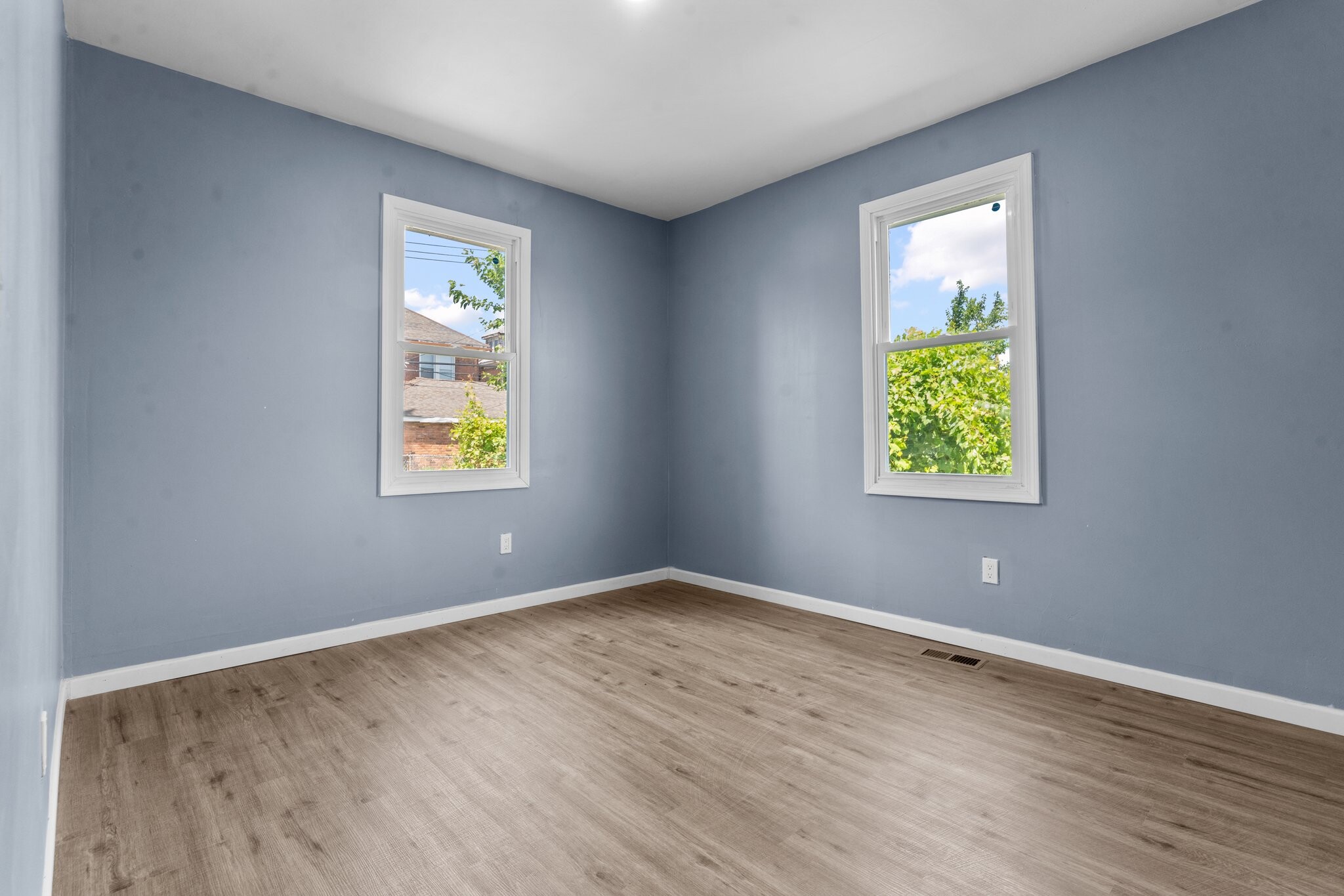 Building Photo - 2648 Tuxedo St