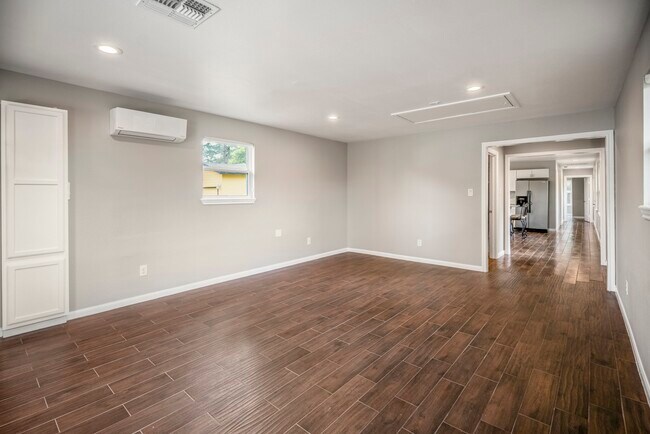 Building Photo - 628 Foster St