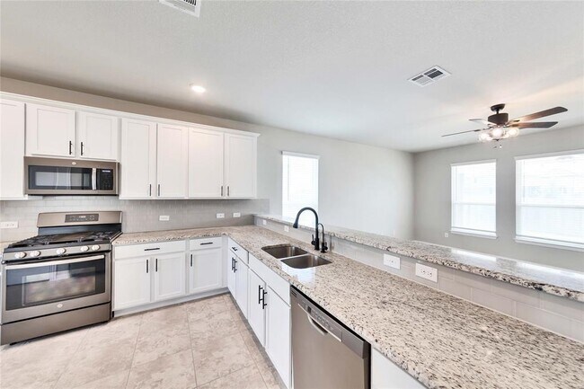 Building Photo - 5905 Giovanni Pl