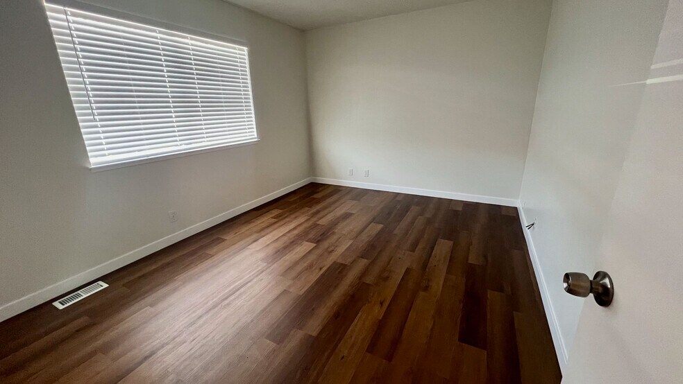 Building Photo - 1342 Shawn Dr