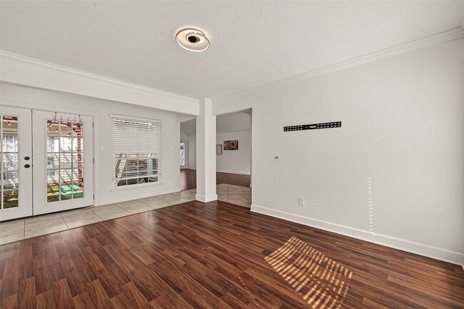 Building Photo - 11414 Meadow Lake Dr