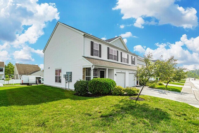 Building Photo - Townes of West Albany