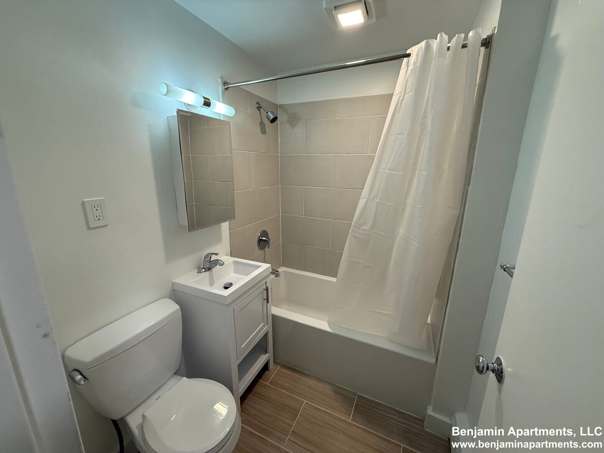 Building Photo - 552 Massachusetts Ave