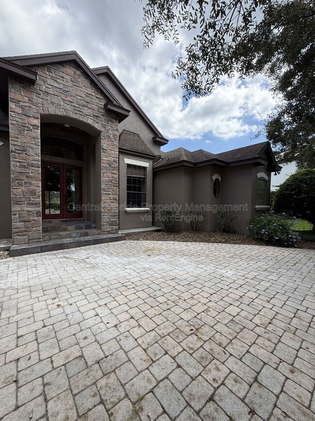 Building Photo - 708 Palenci Ct