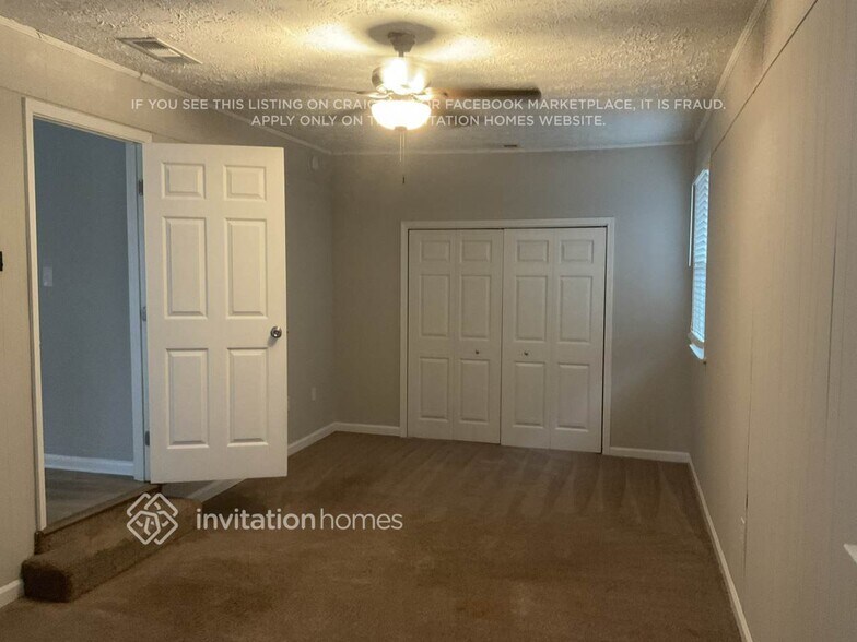 Building Photo - 415 Plainville Dr SW