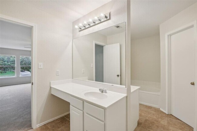 Building Photo - Great 4-Bedroom Home For Rent In South Austin