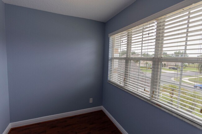 Building Photo - BEAUTIFUL 5 Bedroom/4 Bath Home Located in...
