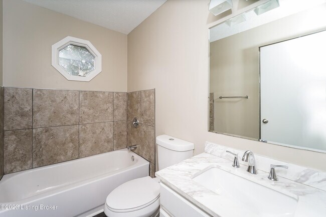 Building Photo - 8716 Astrid Ave