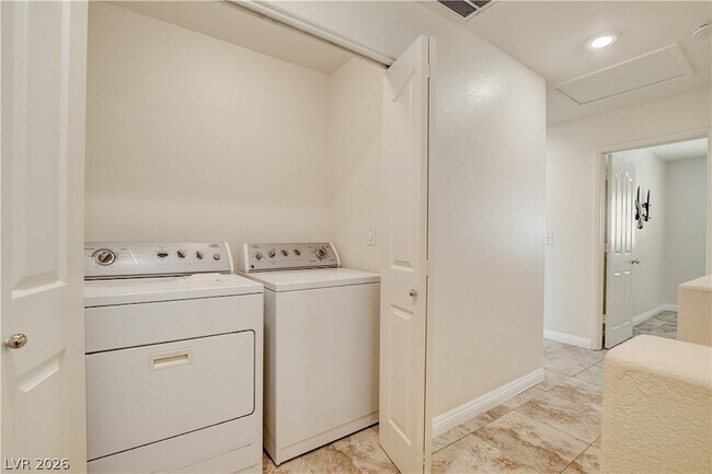 Building Photo - 4208 Perfect Drift St