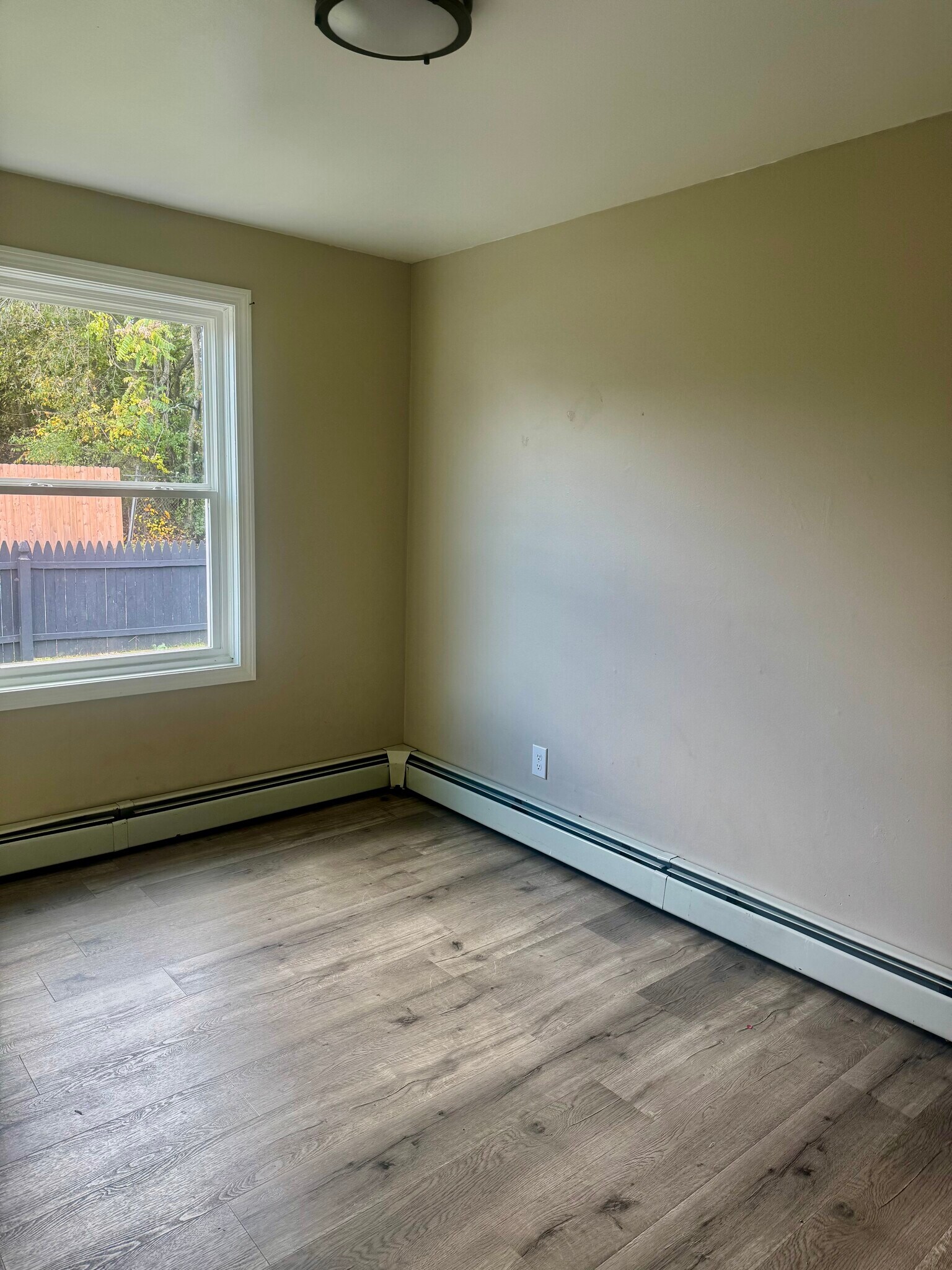 Building Photo - 56 Hyacinth St