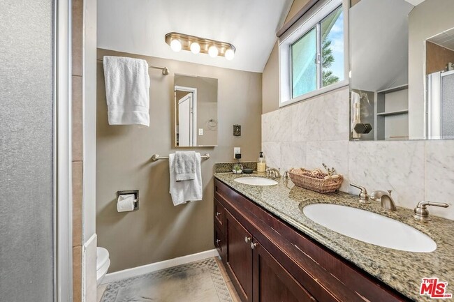 Building Photo - 2302 Berkeley Ave