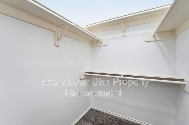 Building Photo - 1507 Sutton St