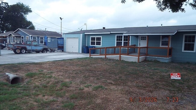 Building Photo - 511 Edalyn St