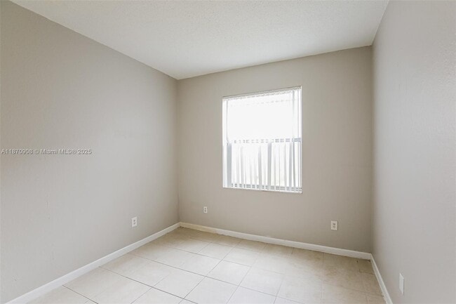 Building Photo - 2222 Portofino Ave
