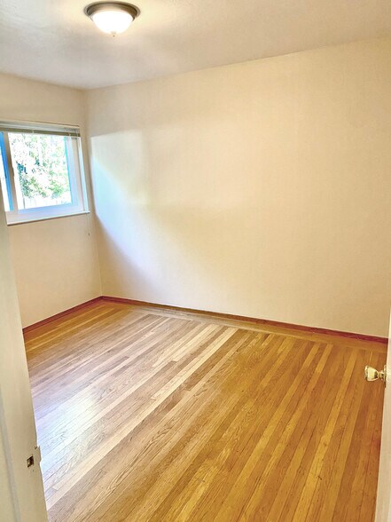 bedroom 1 - 1114 Stannage Ave