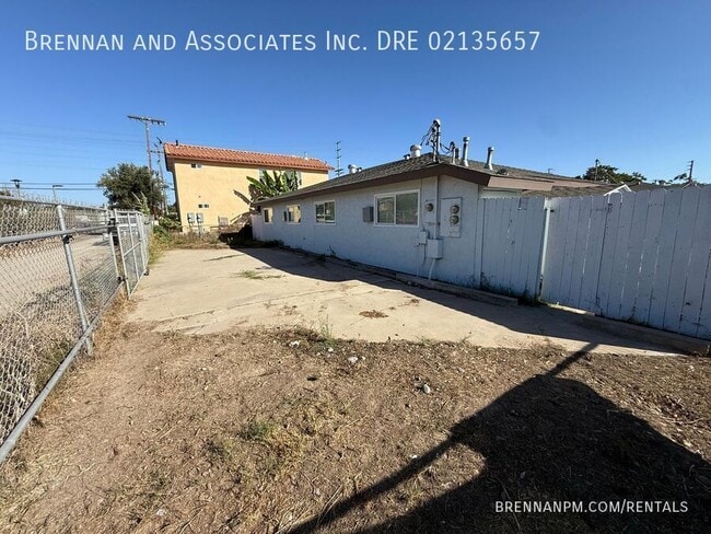 Building Photo - 3774 Beta St