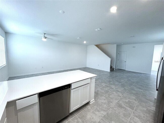 Building Photo - 398 Bogey Dr