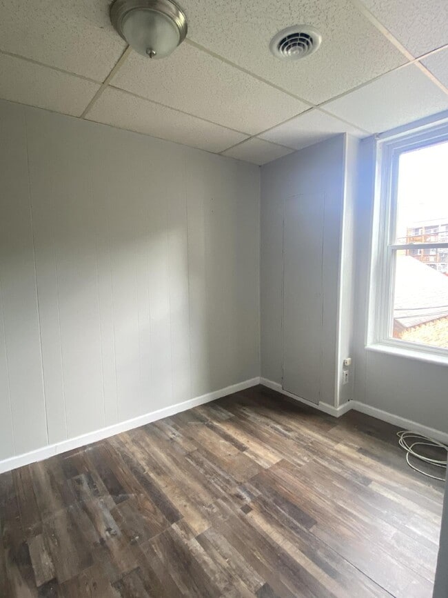 Building Photo - 5 Hill St