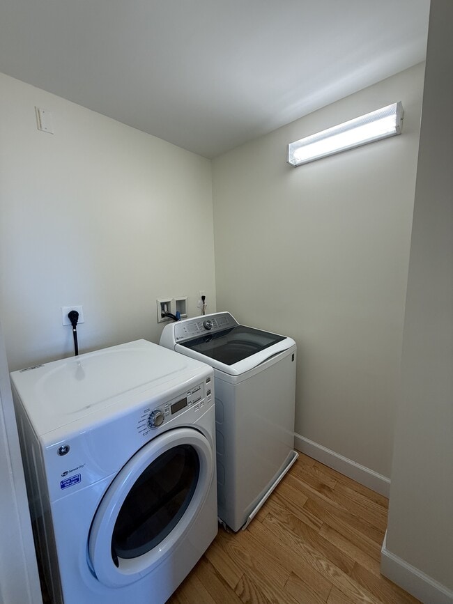 Building Photo - 367 Harvard St