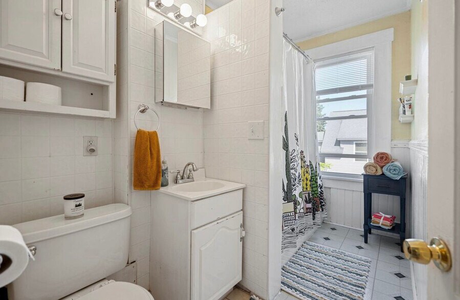 Building Photo - 51 Jackson St