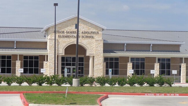 Building Photo - 21123 Amber Crossing Dr