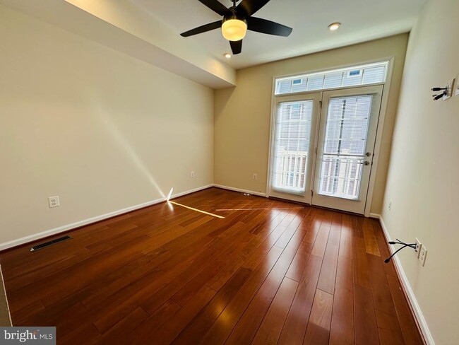 Building Photo - 22045 Broadway Ave